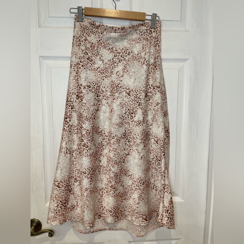 Haute Monde Leopard Print Midi Skirt – Size M
